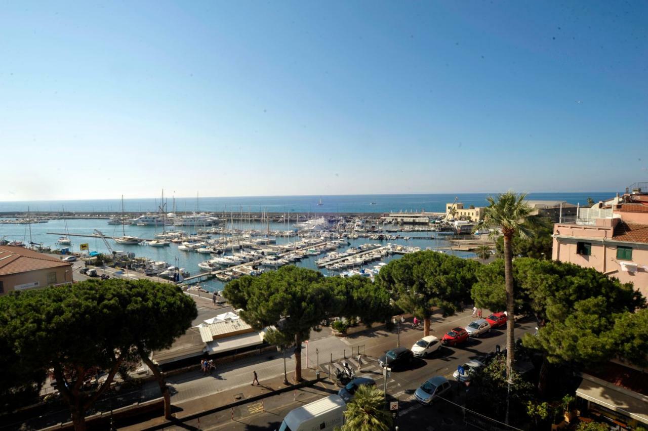 Maison Du Port Vieux Lejlighed Sanremo Eksteriør billede