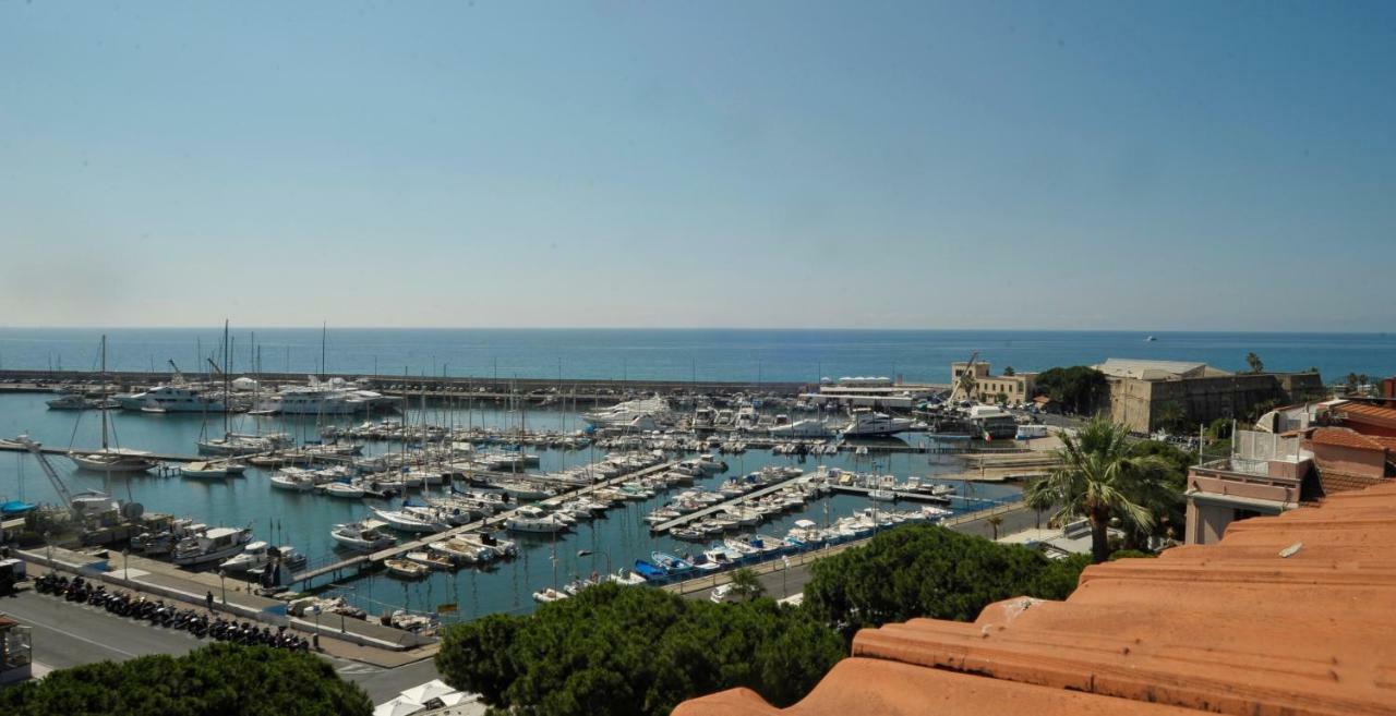 Maison Du Port Vieux Lejlighed Sanremo Eksteriør billede